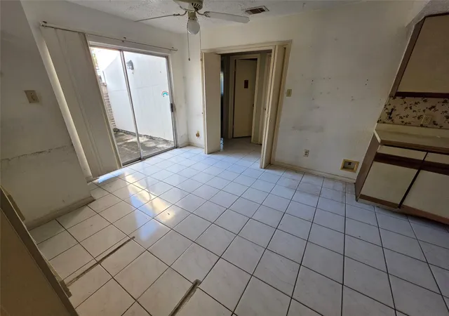 Photo 4 of Sale Pending at 12738 S Dairy Ashford Rd, Houston, TX 77099 | MLS# 10047836 | Listing updated on 2026-10-07