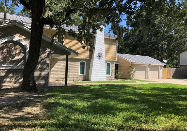Photo 2 of Single family home for sale at 2606 N Woodloch St, Conroe, TX 77385 | MLS# 65719966 | Listing updated on 2026-09-11