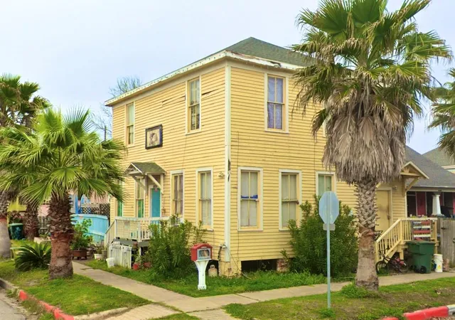 Photo 1 of Single family home for sale at 1426 17th Street, Galveston, TX 77550 | MLS# 13473431 | Listing updated on 2026-10-08
