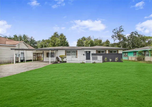 Single family home for sale at 1118 Lake Rd, La Marque, TX 77568 | MLS# 46428734