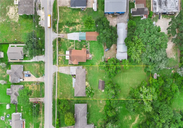 Photo 3 of Single family home for sale at 1118 Lake Rd, La Marque, TX 77568 | MLS# 46428734 | Listing updated on 2026-09-23