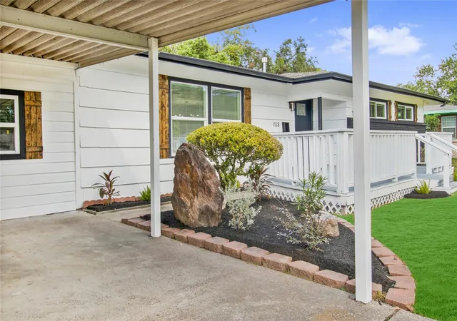 Photo 4 of Single family home for sale at 1118 Lake Rd, La Marque, TX 77568 | MLS# 46428734 | Listing updated on 2026-09-23