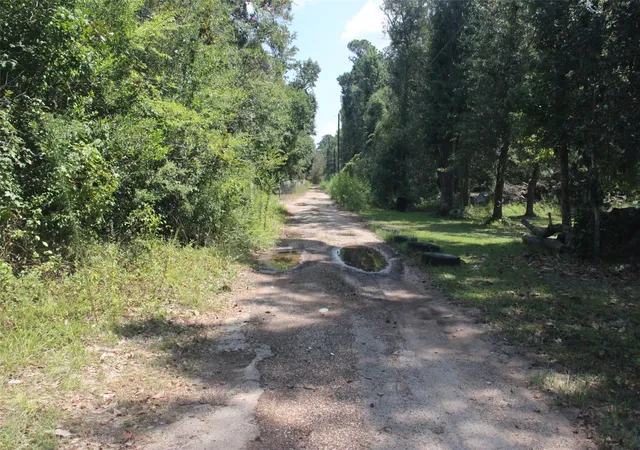 Photo 3 of Single family home for sale at 130 County Rd 389, Cleveland, TX 77328 | MLS# 93786991 | Listing updated on 2026-09-09
