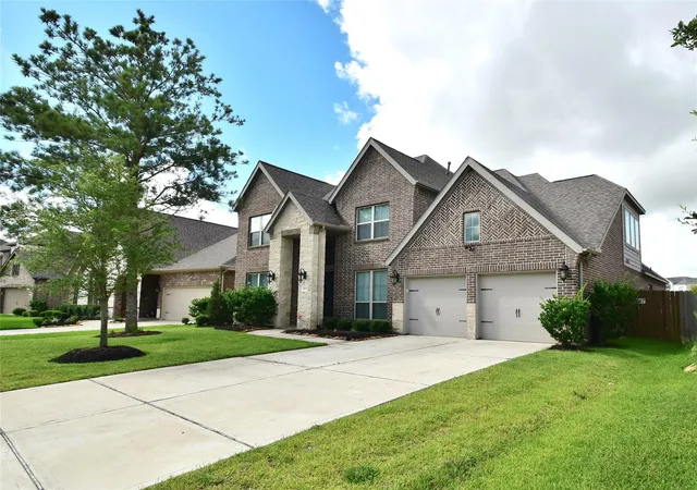 Photo 2 of Single family home for sale at 10206 Peytons Grace Ln, Cypress, TX 77433 | MLS# 56080664 | Listing updated on 2026-09-24