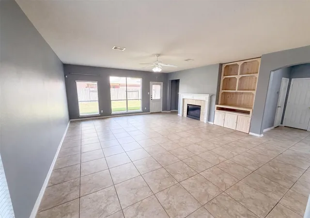 Photo 3 of Single family home for sale at 20610 Wren Holw Way, Humble, TX 77338 | MLS# 24243480 | Listing updated on 2026-10-09