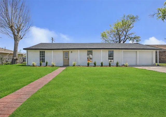 Photo 1 of Single family home for sale at 715 Pamela Dr, Baytown, TX 77521 | MLS# 19227726 | Listing updated on 2026-09-11