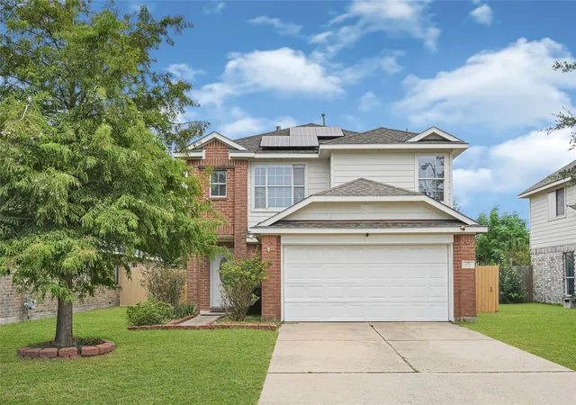 Single family home for sale at 911 Richview Dr, Houston, TX 77060 | MLS# 5708710