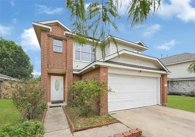 Photo 1 of Single family home for sale at 911 Richview Dr, Houston, TX 77060 | MLS# 5708710 | Listing updated on 2026-09-23