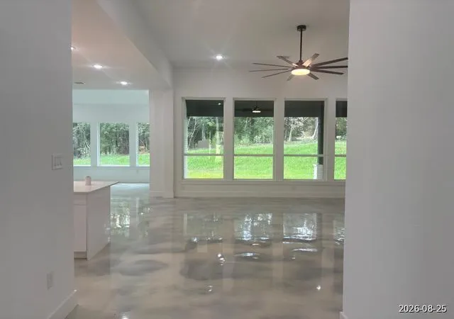 Photo 3 of Single family home for sale at 2405 W Green Briar Dr, Huntsville, TX 77340 | MLS# 80743632 | Listing updated on 2026-10-02