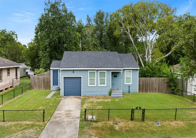 Photo 1 of Single family home for sale at 508 Azalea Dr, La Marque, TX 77568 | MLS# 26880803 | Listing updated on 2026-09-19
