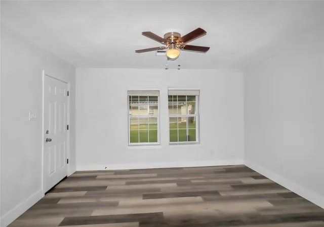 Photo 3 of Single family home for sale at 810 15th Avenue N, Texas City, TX 77590 | MLS# 58878302 | Listing updated on 2026-09-19