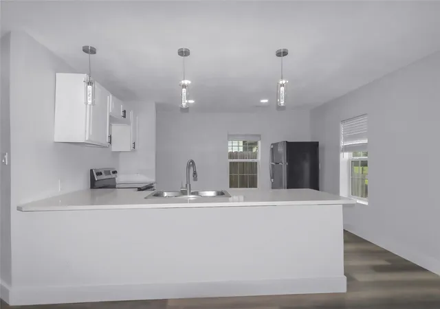 Photo 3 of Single family home for sale at 810 15th Avenue N, Texas City, TX 77590 | MLS# 58878302 | Listing updated on 2026-09-19