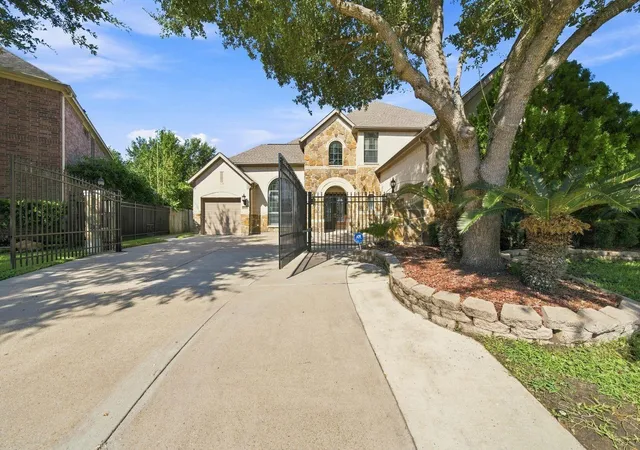 Photo 2 of Single family home for sale at 9003 Gable Glen Ln, Houston, TX 77095 | MLS# 87361747 | Listing updated on 2026-09-20