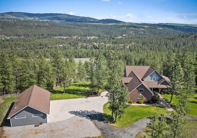 Photo 1 of Single family home for sale at 305 W Viewmont Ln, Spokane, WA 99224 | MLS# 202623514 | Listing updated on 2026-09-08