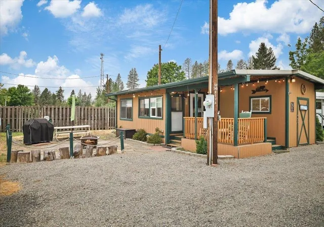 Photo 3 of Manufactured home for sale at 33801 S Badger Ln, Cheney, WA 99004 | MLS# 202623639 | Listing updated on 2026-09-09