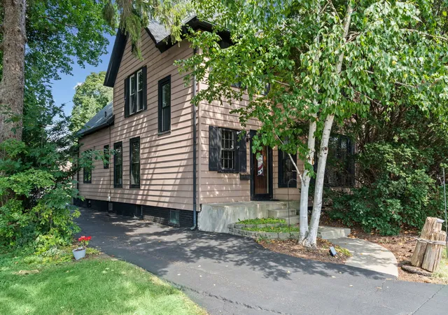 Photo 2 of Single family home for sale at 610 W Main St, West Dundee, IL 60118 | MLS# 12417774 | Listing updated on 2026-09-25