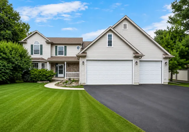 Photo 1 of Single family home for sale at 28157 W Wilmot Rd, Antioch, IL 60002 | MLS# 12595917 | Listing updated on 2026-09-08