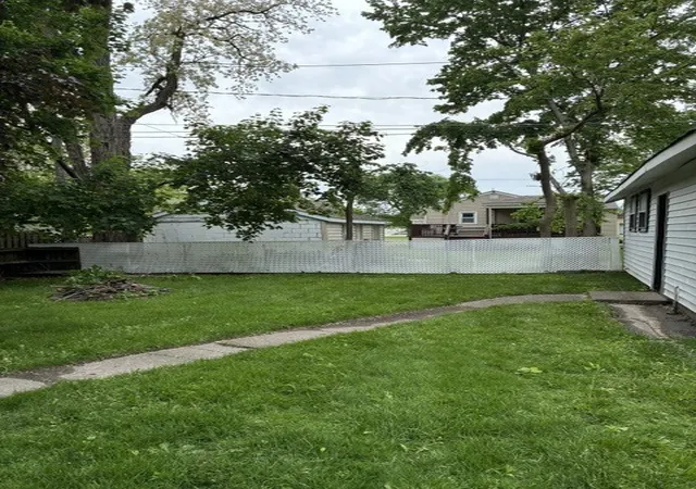 Photo 3 of Single family home for sale at 120 S Kinzie St, Thornton, IL 60476 | MLS# 12613169 | Listing updated on 2026-10-05