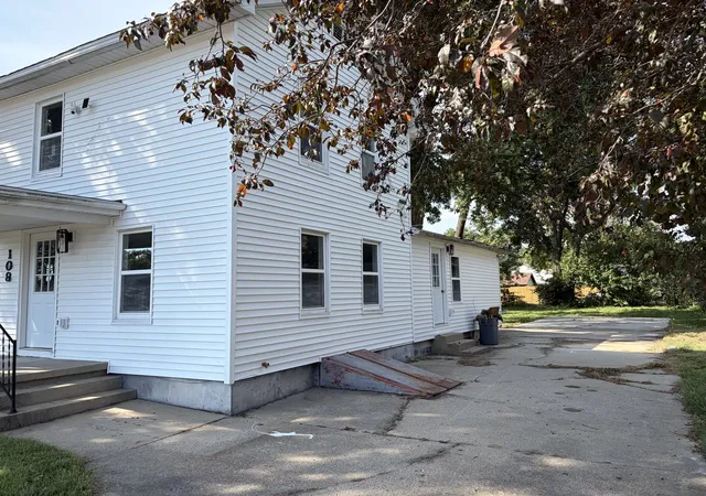 Photo 2 of Single family home for sale at 108 Deleon St, Ottawa, IL 61350 | MLS# 12680826 | Listing updated on 2026-09-07