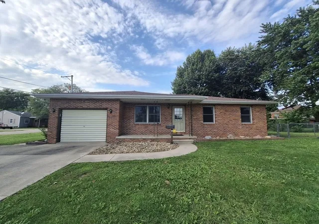 Photo 27 of Single family home for sale at 800 Cotton St, Streator, IL 61364 | MLS# 12682117 | Listing updated on 2026-09-08