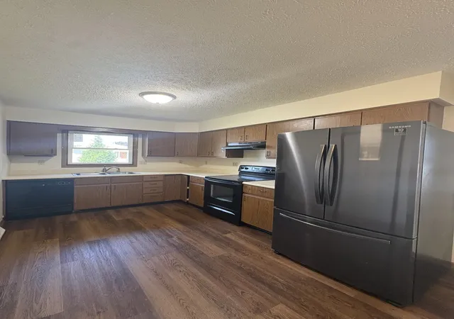 Photo 4 of Single family home for sale at 800 Cotton St, Streator, IL 61364 | MLS# 12682117 | Listing updated on 2026-09-08