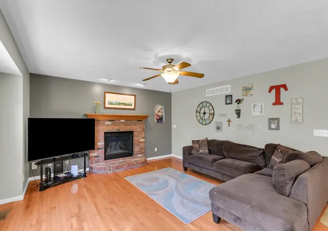 Photo 3 of Single family home for sale at 210 Goldenrod Dr, Savoy, IL 61874 | MLS# 12694181 | Listing updated on 2026-10-03