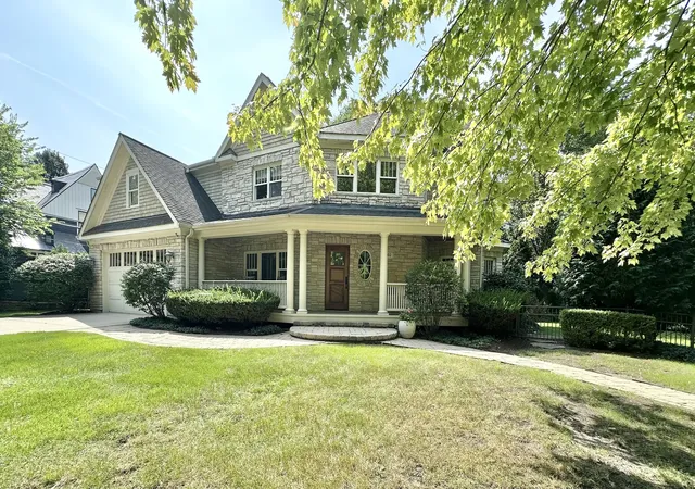 Photo 1 of Single family home for sale at 360 N Oak St, Hinsdale, IL 60521 | MLS# 12697559 | Listing updated on 2026-09-02