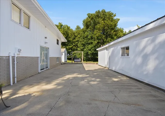 Photo 4 of Single family home for sale at 7302 Old Peoria Rd, Danvers, IL 61732 | MLS# 12705934 | Listing updated on 2026-09-07