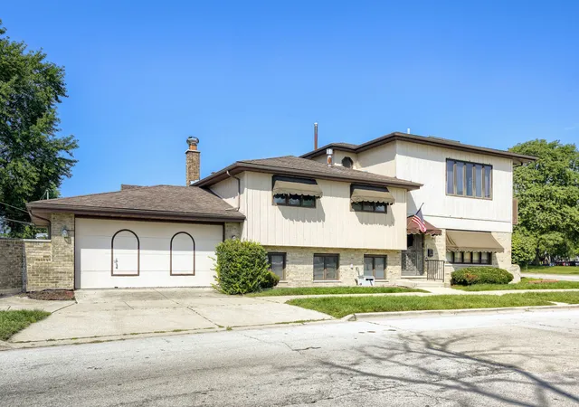 Photo 3 of Single family home for sale at 10300 S Central Park Ave, Chicago, IL 60655 | MLS# 12710585 | Listing updated on 2026-09-04