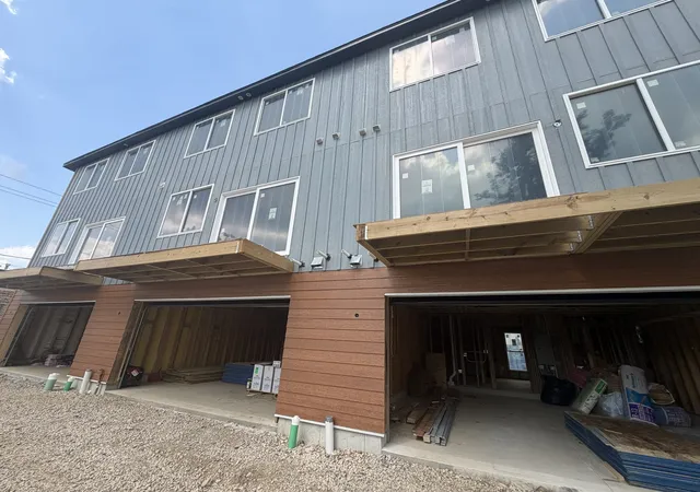 Photo 17 of Townhouse for sale at 540 N Seymour Ave #B, Mundelein, IL 60060 | MLS# 12714970 | Listing updated on 2026-09-04