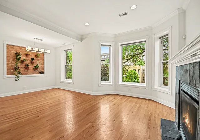 Photo 2 of Condo for sale at 5210 N Winthrop Ave #2, Chicago, IL 60640 | MLS# 12715714 | Listing updated on 2026-09-07