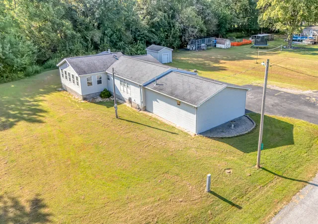 Photo 2 of Single family home for sale at 15547 Vivian St, Sesser, IL 62884 | MLS# 12715916 | Listing updated on 2026-09-08