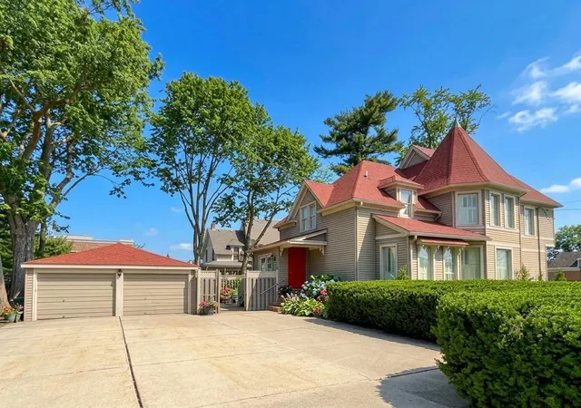 Photo 2 of Single family home for sale at 28 S 5th Street, Geneva, IL 60134 | MLS# 12716365 | Listing updated on 2026-09-21