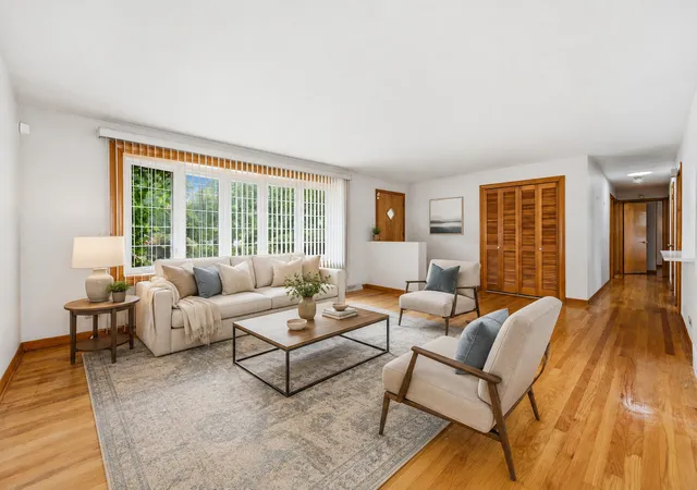 Photo 2 of Single family home for sale at 545 S 6th Avenue, La Grange, IL 60525 | MLS# 12721972 | Listing updated on 2026-09-02