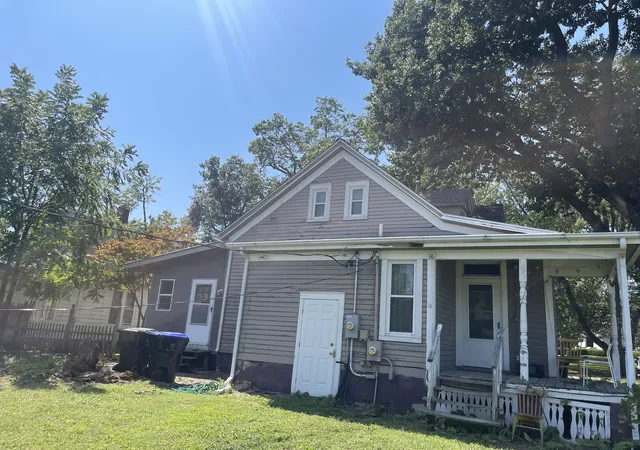 Photo 21 of Multi family home for sale at 910 Summit St, Bloomington, IL 61701 | MLS# 12723908 | Listing updated on 2026-09-07
