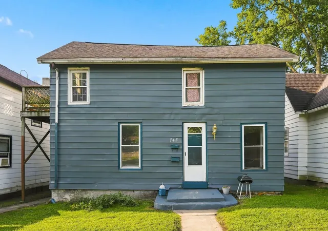 Photo 2 of House for sale at 745 1st Avenue, Clinton, IA 52732 | MLS# 12726409 | Listing updated on 2026-10-22