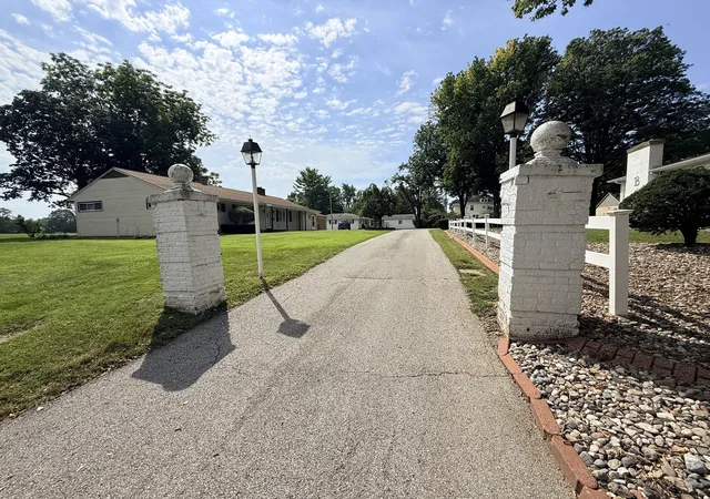 Photo 2 of Single family home for sale at 525 E Honeywell St, Hoopeston, IL 60942 | MLS# 12728285 | Listing updated on 2026-09-06