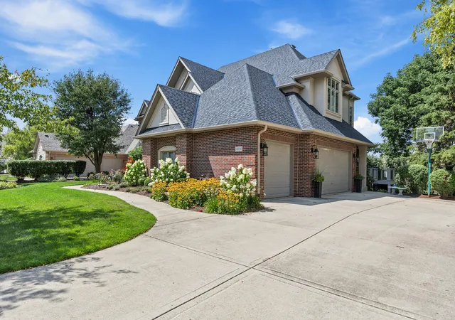 Photo 2 of Mansion for sale at 10850 Somer Ln, Orland Park, IL 60467 | MLS# 12728890 | Listing updated on 2026-09-07