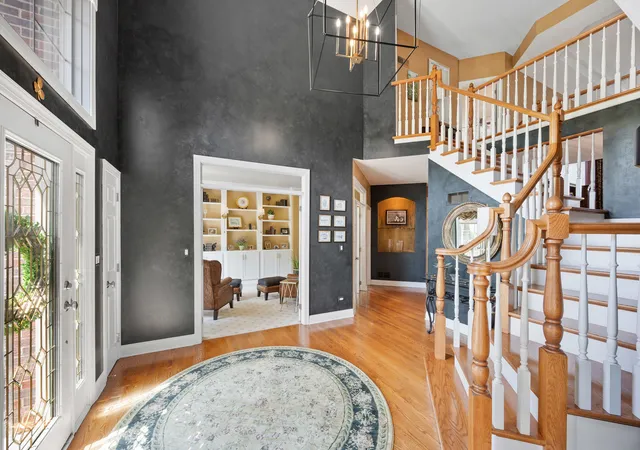 Photo 2 of Single family home for sale at 10850 Somer Ln, Orland Park, IL 60467 | MLS# 12728890 | Listing updated on 2026-09-07