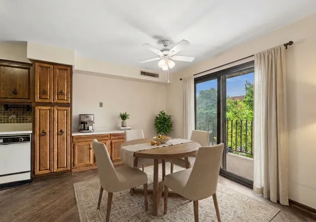 Listing Photo 4 - Condo for sale in building located at 125 Boardwalk Pl, Park Ridge, IL 60068 - Unit #201