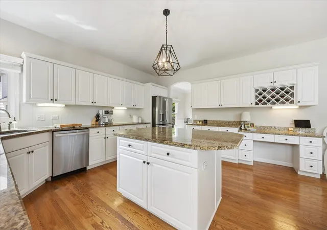 Photo 5 of Single family home for sale at 1400 Monarch Cir, Naperville, IL 60564 | MLS# 12730381 | Listing updated on 2026-09-03