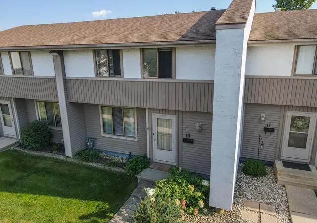 Photo 1 of Condo for sale at 10 Briarcliff Ct #10, Bourbonnais, IL 60914 | MLS# 12733984 | Listing updated on 2026-09-03