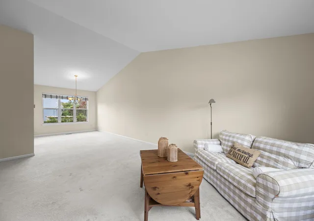 Photo 4 of Single family home for sale at 1233 Old Timber Ct, Hoffman Estates, IL 60192 | MLS# 12734458 | Listing updated on 2026-09-08