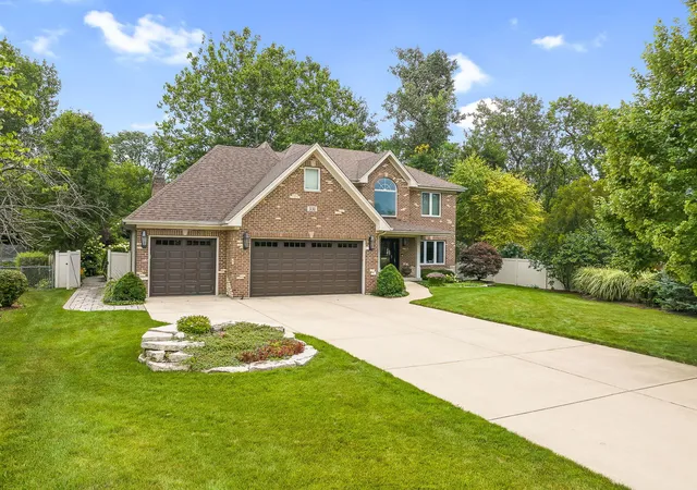 Photo 1 of Single family home for sale at 331 Brookside Cir, Wheaton, IL 60187 | MLS# 12734556 | Listing updated on 2026-09-04