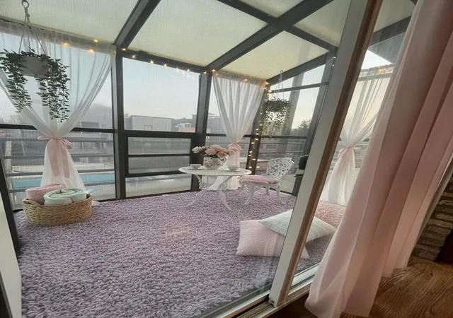Listing Photo 2 - Condo for sale in building located at 2525 N Sheffield Ave, Chicago, IL 60614 - Unit #3e