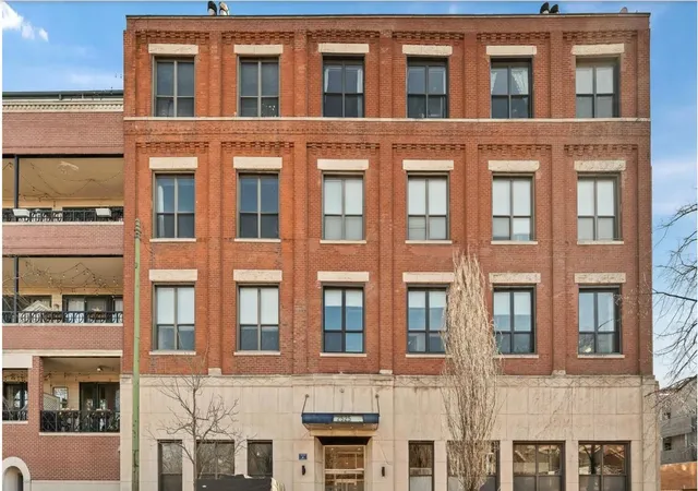 Photo 2 of Condo for sale at 2525 N Sheffield Ave #3e, Chicago, IL 60614 | MLS# 12734713 | Listing updated on 2026-09-07