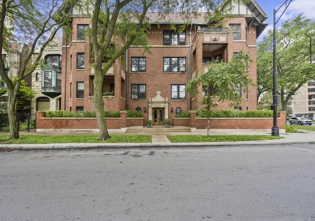 Photo 1 of Condo for sale at 5100 S Hyde Park Blvd #2D, Chicago, IL 60615 | MLS# 12734957 | Listing updated on 2026-09-08