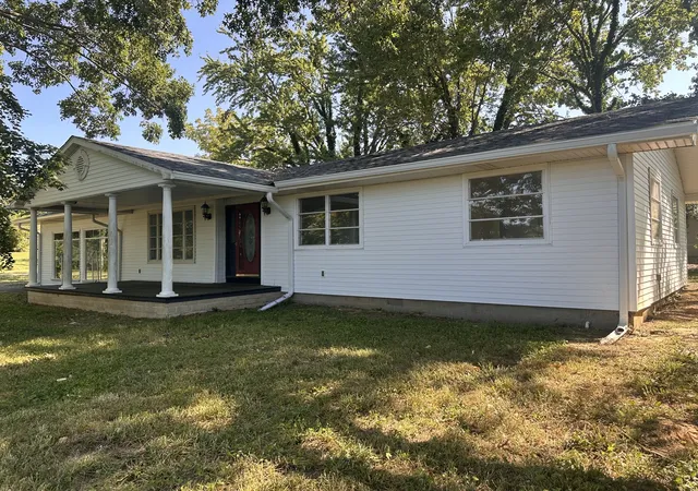 Photo 1 of Single family home for sale at 380 Golf Crse Rd, Eldorado, IL 62930 | MLS# 12737060 | Listing updated on 2026-09-02