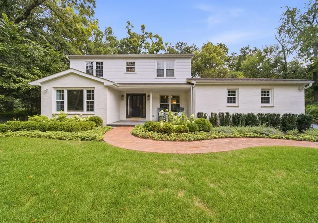 Photo 2 of Single family home for sale at 6807 Rhode Is Trl, Crystal Lake, IL 60012 | MLS# 12737607 | Listing updated on 2026-09-08