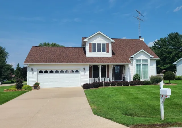 Photo 1 of Single family home for sale at 256 Cambridge Ct, Dixon, IL 61021 | MLS# 12738502 | Listing updated on 2026-09-07